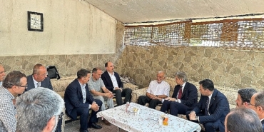 ak-parti-genel-baskan-yardimcisi-demir-sehit-muharrem-canin-ailesini-ziyaret-etti-PO3OD5V8.jpg