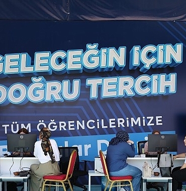 bagcilarda-universite-adaylarina-ucretsiz-tercih-danismanligi-e76N6vdz.jpg