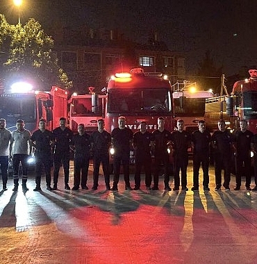 baskan-altay-itfaiye-ekiplerimiz-bursadaki-yangin-sondurme-calismalarina-destek-icin-gece-yola-cikti-lICCgTZH.jpg