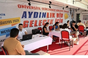 baskan-cercioglundan-genclere-yks-destegi-tercih-tiri-universite-adaylarinin-hizmetinde-5yvYUanz.jpg