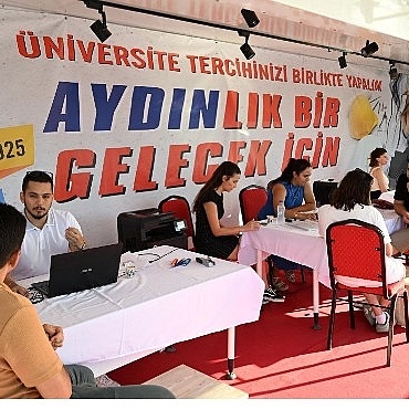 baskan-cercioglundan-genclere-yks-destegi-tercih-tiri-universite-adaylarinin-hizmetinde-5yvYUanz.jpg