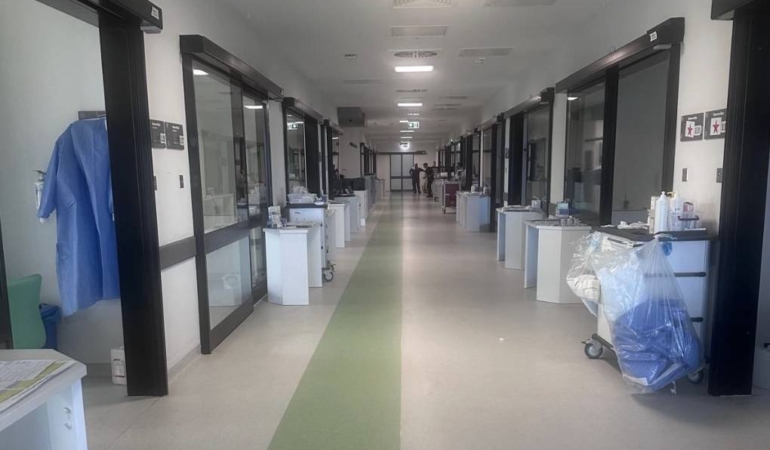 bayrakli-sehir-hastanesinde-hala-hemsirelere-sandalye-yok-iUrsasGS.jpeg