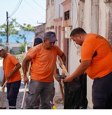 cunda-alibey-adasinda-kapsamli-temizlik-seferberligi-XEHhGfwB.jpg