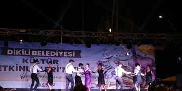 dikili-belediyesi-kultur-etkinlikleri-dansin-ve-ritmin-coskusuyla-basladi-FgQjPJvD.jpg