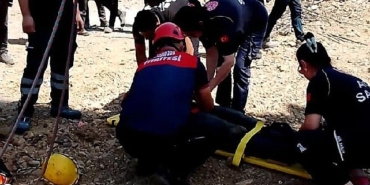 izmir-itfaiyesi-kuyuya-dusen-yurttasi-kurtardi-wxHktMvd.jpg