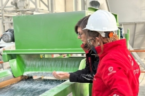 200-bin-pet-sisenin-geri-donusturulmesi-2-bin-168-ton-sera-gazinin-atmosfere-salinmasini-tBQUhy6Q.jpg