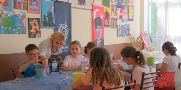 baskan-cercioglundan-yaz-kurslarinda-yaratici-ruhlara-destek-aydinli-cocuklar-sanatsal-tasarimla-tanisiyor-gwd13zuh.jpg