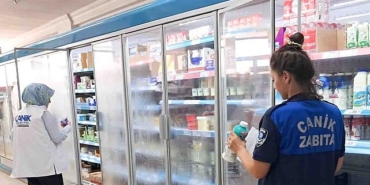 canik-belediyesi-zabita-mudurlugu-ekipleri-ilcedeki-marketlerde-satisa-sunulan-soguk-gida-urunlerine-yonelik-denetim-7szvriBX.jpg