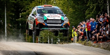 castrol-ford-team-turkiye-finlandiya-rallisinde-podyumda-sampiyonluk-mucadelesi-orta-avrupa-rallisine-tasindi-lr5wTZEQ.jpg