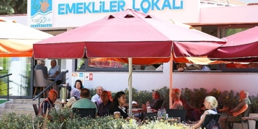 emekliler-lokaline-rekor-ilgi-2-sube-80-bin-misafir-S2zr7nv1.jpg