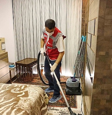 evde-temizlik-hizmeti-ile-yuzler-guluyor-RfRaTdOk.jpg