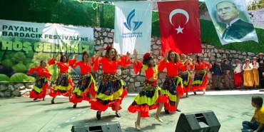 guzelbahcede-tatli-festival-CmmNxHWE.jpg