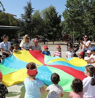 istanbulda-61-bini-askin-cocuk-oyun-her-yerde-dedi-xFLHNdOg.jpg
