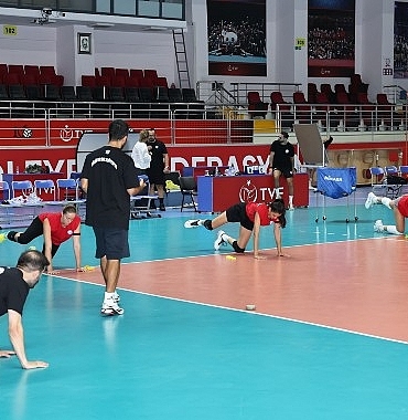 nilufer-belediyespor-eker-kadin-voleybol-takimi-yeni-sezon-hazirliklarina-basladi-g4L1ZuMw.jpg