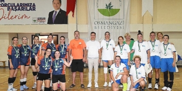 osmangazi-ve-varnadan-voleybol-dostlugu-eCVUcqYH.jpg