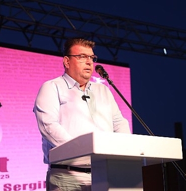 teosfest-basladi-sanatcilar-sehri-seferihisar-sanatla-bulustu-wC4F5C9y.jpg