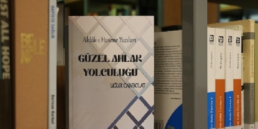 yazar-ugur-canbolattan-manevi-yolculuklara-rehber-iki-yeni-kitap-rpHSVyGQ.jpg