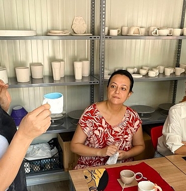 yenisehir-belediyesinden-kadinlara-yonelik-seramik-sanati-egitimi-3CHIlFRd.jpg
