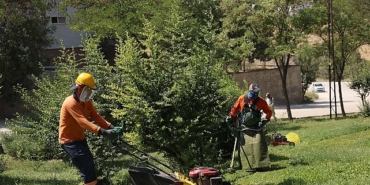 yesil-bir-cankaya-icin-parklarda-bakim-yapiliyor-1rZBVlru.jpg