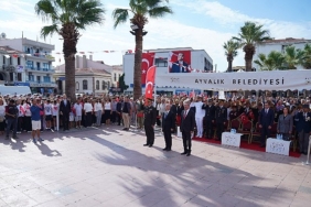 ayvalikin-dusman-isgalinden-kurtulusunun-103-yili-cumhuriyet-meydaninda-duzenlenen-etkinliklerle-coskuyla-kutlandi-YNncYrTg.jpg