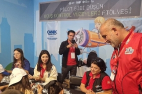baskan-ibrahim-sandikci-teknofest-istanbulda-genclerle-bulustu-pnFsWUUS.jpg