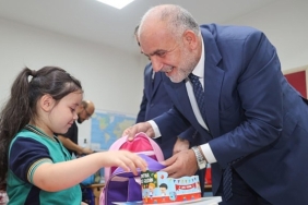 canik-belediyesi-okula-baslayan-tum-ogrencilerin-canta-ve-kirtasiye-setlerini-teslim-etti-UhhhL6c1.jpg