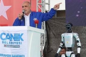 canik-belediyesinden-rekor-canikfestte-131624-kisi-yapay-zek-teknolojisiyle-tanisti-jQyxWWiU.jpg