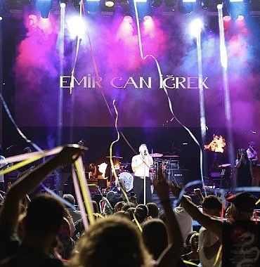 cesme-festivali-2025-coskuyla-tamamlandi-TWgYjg5Q.jpg
