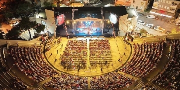 cesme-festivalinde-ilk-gun-coskusu-uawwROIZ.jpg