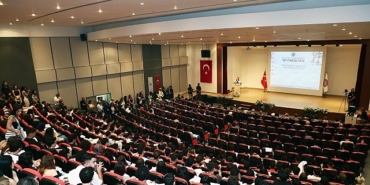 dokuz-eylul-universitesi-tip-fakultesi-2025-2026-akademik-yili-acilisi-ve-beyaz-onluk-giyme-toreni-As3IghYp.jpg