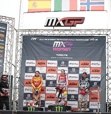 dunya-motokros-sampiyonasinda-ikinci-gun-heyecani-basladi-6tkFtfSy.jpg