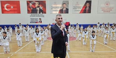 golcuk-belediyesi-taekwondo-sporculari-kusak-atladi-YYeqf6Tg.jpg