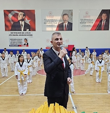 golcuk-belediyesi-taekwondo-sporculari-kusak-atladi-YYeqf6Tg.jpg