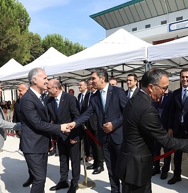 inegolde-hem-yeni-egitim-ogretim-yili-hem-yeni-okul-birlikte-acildi-6E477STV.jpg