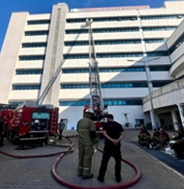 izmir-itfaiyesi-torbalidaki-hastane-yanginina-mudahale-etti-WKWm79bT.jpg
