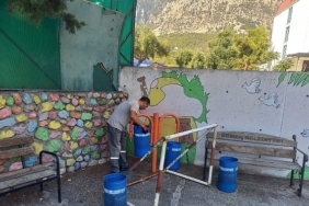 kemer-belediyesinden-okullarda-temizlik-calismasi-VyHJNPjv.jpg