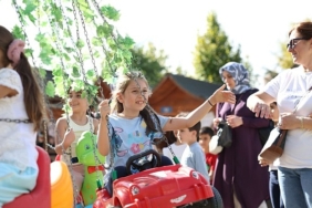 kucukcekmecede-90lar-konseptli-yaza-veda-festivali-buyuk-ilgi-gordu-dRjJEBBk.jpg