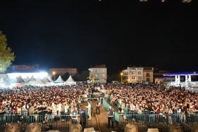 malkara-komur-ve-sut-urunleri-festivali-derya-ulug-ile-zirve-yapti-XHWUgVht.jpg