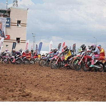 mxgp-turkiyede-ilk-gun-yarislari-tamamlandi-THrsMCv6.jpg