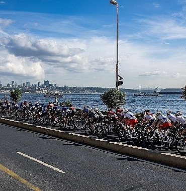 uluslararasi-bisiklet-turu-tour-of-istanbul-tarihi-yarimadada-sona-erdi-akaTyHSS.jpg