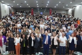 rektor-prof-dr-necdet-budak-cicegi-burnunda-egelilerle-oryantasyon-programi-kapsaminda-bulusuyor-u3QPFQem.jpg